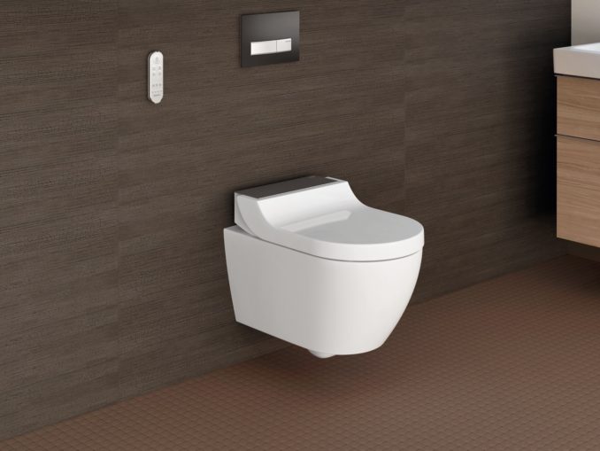 Eine intuitive Fernbedienung via Smartphone macht Geberit AquaClean zum Smart-WC. (c) Geberit