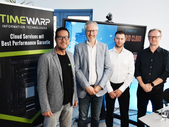 Von links nach rechts: Rainer Schneemayer (Timewarp), Otmar Zewald (Proalpha), Marcel Naumann (Nutanix) und Christof Baumgartner (ITWelt.at) diskutierten in den Räumlichkeiten von Timewarp die Potenziale und Herausforderungen unterscheidlicher Cloud-Strategien. (c) timeline/Rudy Handl