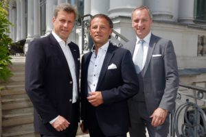 Klaus Schmid, CEO für NTT DATA in Österreich mit Rudolf J. Melzer, Initiator des Formats „Chefsache Industrie 4.0“ und Rainer Walter, Geschäftsführer von Pörner Anlagenbau. (c) Melzer PR Group