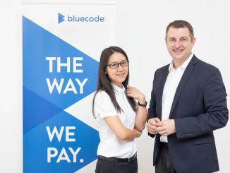 Xiaoqiong Hu, Head of Business Development Alipay DACH & CEE, und Christian Pirkner, CEO Blue Code International AG.