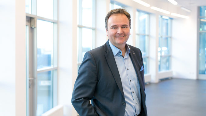 Rainer Ostermann, Country Manager von Festo Österreich: »Wir wissen, worauf es in Sachen Maschinen-sicherheit ankommt und geben dieses Wissen in kundenspezifischen Workshops weiter.« (c) Festo/Draper