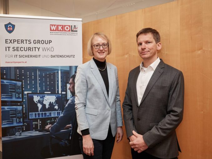 UBIT-Obfrau Sybille Regensberger und Security-Experte David Winkler.