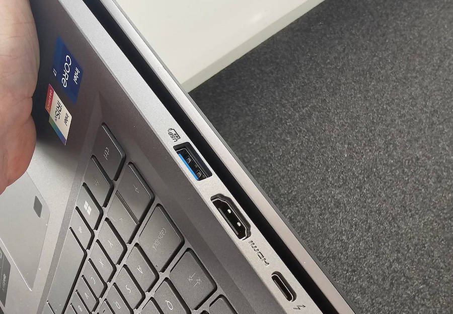 Die Anschlüsse des Acer Aspire 5 Spin 4.