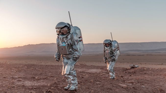 In Israel testet ein speziell trainiertes, sechsköpfiges Analog-Astronautenteam mithilfe von Raumanzugsimulatoren 16 Experimente und Verfahren für die zukünftige astronautische und robotische Erkundung des Roten Planeten. (c) ÖWF / Florian Voggeneder