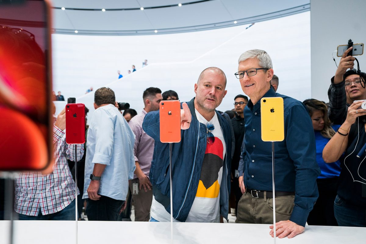 Jony Ive und Tim Cook beim Launch des iPhone XR im September 2018.