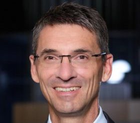 Bernd Leukert, Mitglied des Vorstands von SAP SE und für den Bereich Products & Innovation zuständig: "Wir möchten in den nächsten drei Jahren die Hälfte aller ERP-Geschäftsprozesse mit KI-gestützten Funktionen automatisieren." (c) SAP