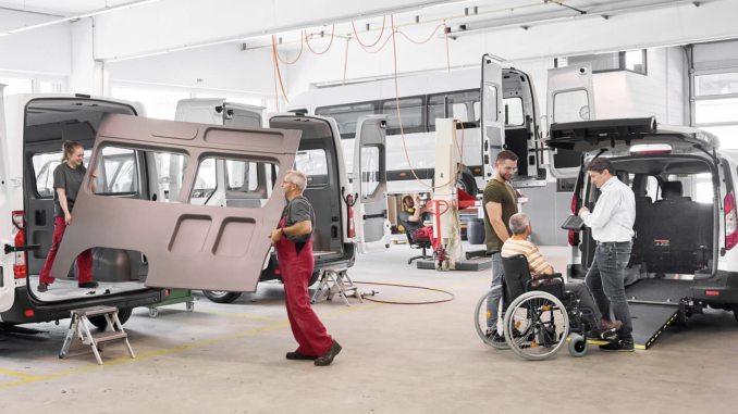 Das Schweizer Unternehmen Waldspurger AG ist führend im Bereich des Ausbaus und der Umrüstung von Fahrzeugen für den Personen- und Materialtransport. (c) Waldspurger AG