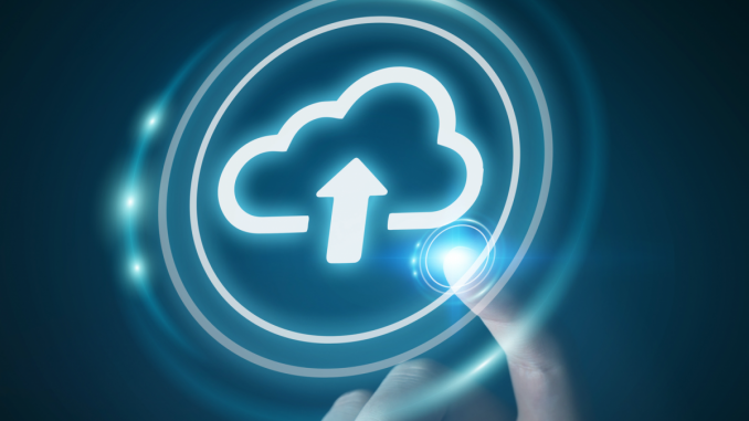 Fast drei Viertel der IT-Führungskräfte weltweit gaben an, einen größeren Anteil ihrer IT-Funktionen in die Cloud verlagern zu wollen. (c) sdecoret - Fotolia