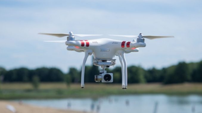 Hacker, die sich Zugriff auf Flugstreckendaten und Echtzeit Video, sowie Audiofeeds verschaffen können? Diese Sicherheitslücke, die im März von Check Point aufgedeckt wurde, konnte seither von DJI gelöst werden. (c) Pexels