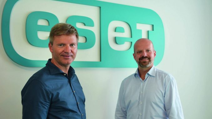 Holger Suhl, Country Manager von ESET Deutschland, und Channel Sales Director Peter Neumeier. (c) ESET