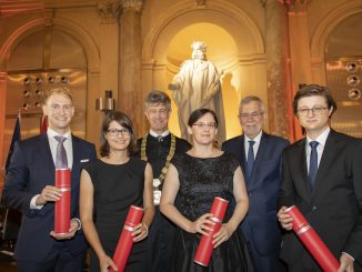 Robert Triebl, Anna Eibel, Rektor Harald Kainz, Maria Eichlseder, Bundespräsident Alexander Van der Bellen und Peter Peßl. (c) Lunghammer - TU Graz