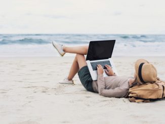 Ob am Strand, in den Bergen, auf dem Land oder in einer quirligen Metropole, ob in fremden Ländern oder an heimischen Rückzugsorten: Es ist an der Zeit sich ein paar Gedanken zu machen, wie man im Urlaub die IT-Sicherheit nicht gleich mit in Ferien schickt. (c) Fotolia/kite_rin