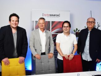 Die Teilnehmer des Roundtables (v.l.n.r.): Martin Marinschek (Irian Solutions), Robert Pumsenberger (Conova Communications), Christian Pascher (ByteSource) und Klaus Lorbeer (ITWelt.at). (c) timeline/Rudi Handl