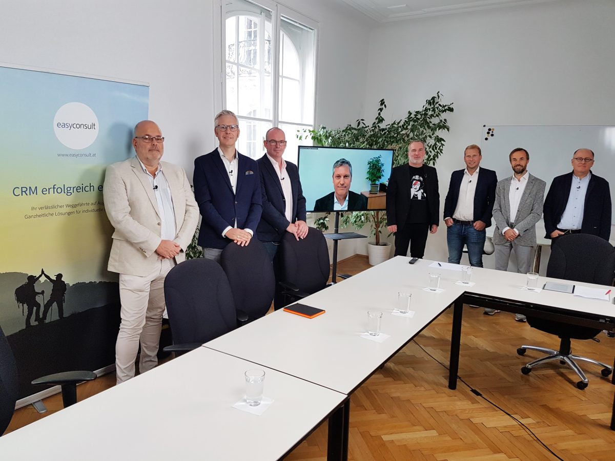 v.l.n.r.: Thorsten Menslin (Kreuzbauer IT), Otmar Zewald (proALPHA), Friedrich Woltran (All for one Customer Experience), Helmut Rabanser (KUMAVISION), Wolfgang Theiner (COSM= CONSULT), Stefan Wailand (Datenpol), Oliver Witvoet (Easyconsult), Klaus Lorbeer (IT Welt). (c) timline/Rudi Handl