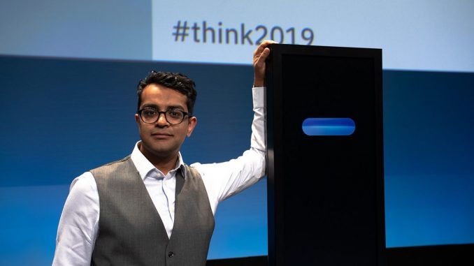 Mensch gegen Maschine: Auf der IBM THINK-Konferenz im Februar 2019 debatierte das mehrfach ausgezeichnete Redetalent Harish Natarajan vor Publikum mit Project Debater von IBM.