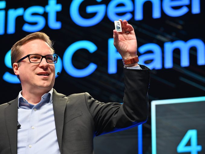 Jack Weast, Vice President und General Manager von Intel Automotive, bei seiner Keynote auf der CES 2024. (c) Intel Corporation