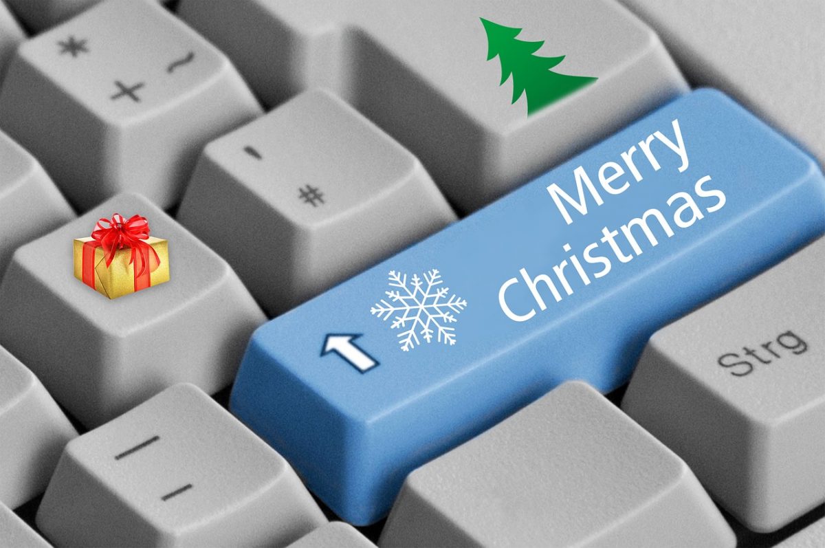 Mehr und mehr Menschen schenken zu Weihnachten Digitales. Warum Sie überlegen sollten, Ihren Liebsten Online Sicherheit zu schenken, lesen Sie hier,. (c) Pixabay