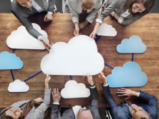 Immer mehr Unternehmen setzen auf die gleichzeitige Nutzung mehrerer Clouds von verschiedenen Providern. (c) Rawpixel.com - shutterstock.com