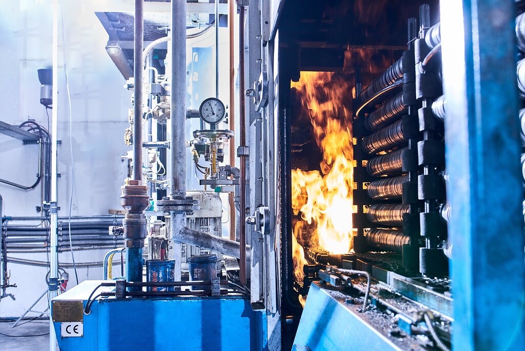 HTR bietet Dienstleistungen wie Vakuum- und Schutzgashärten, Nitrieren, Plasmanitrieren und Induktionshärten an. (c) HTR GmbH