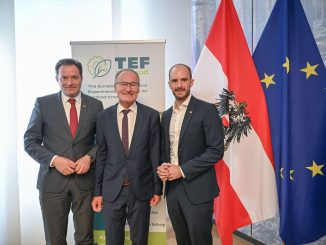 Landwirtschaftsminister Norbert Totschnig, Projektinitiator Heinrich Prankl und Digitalisierungsstaatsekretär Florian Tursky (c) BML – Hemerka