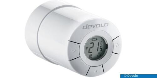 Der Heizkörperthermostat von Devolo kommuniziert über Z-Wave mit der Zentraleinheit. (c) Devolo