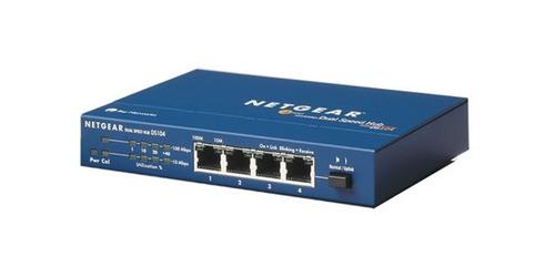 Netzwerk-Hub: Netgear DS104 4-Port 10/100 Mbit Dual Speed Hub. (c) Netgear