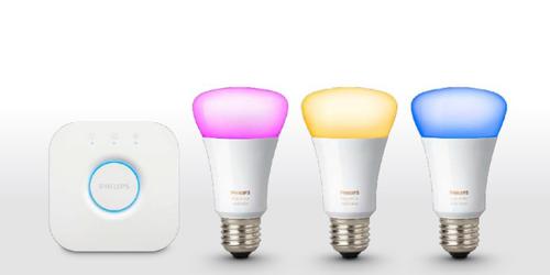 Die Hue-Leuchten von Philips lassen sich nicht nur per App an-und ausschalten, sondern sie können auch die Lichtfarbe variieren. Außerdem lässt sich die Beleuchtung an Musik oder Filme anpassen. (c) Philips