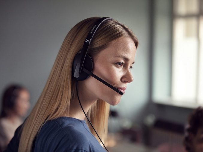 SC 100-Headset: Ein komfortables, kabelgebundenes Headset für eine moderne, flexible Arbeitsweise.