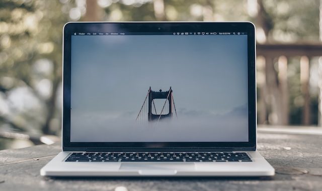Rund 95 Prozent sehen Deutschland auf keinem guten Weg, um digitale Abhängigkeiten zu reduzieren. (c) Unsplash