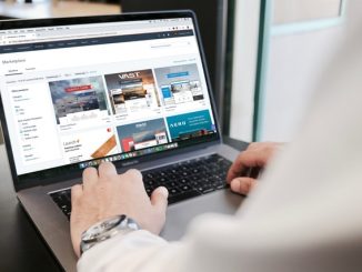 Alltagskompetenzen wie Social Media und Webnavigation sind dabei nicht mit den digitalen Kernkompetenzen am Arbeitsplatz gleichzusetzen. (c) Unsplash