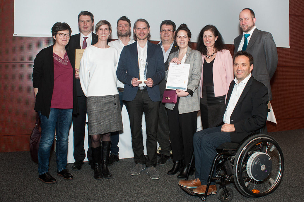 Große Freude bei allen Beteiligten von REWE International AG und WACA über den eAward.