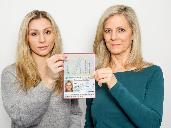 Facemorphing beschreibt das Verschmelzen zweier Gesichter, um biometrische Systeme zu täuschen. (c) Fraunhofer IGD