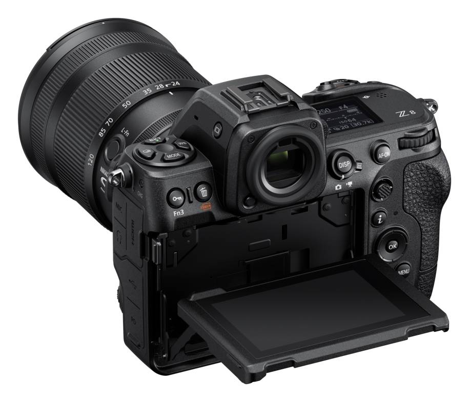 Rückseite der Nikon Z 8 mit gekipptem Display.