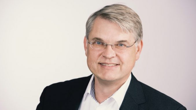 Oliver Lieven ist Mitbegründer und Geschäftsführer der provantis IT Solutions GmbH. Die provantis IT Solutions GmbH wurde im Jahr 2000 mit dem Ziel gegründet, eine webbasierte, branchenunabhängige Standardlösung für Zeiterfassung und Projekt-Controlling speziell in projektorientierten Dienstleistungsunternehmen zu entwickeln und zu vermarkten. Mit ZEP – Zeiterfassung für Projekte – wurde dieses Ziel erreicht. (c) Provantis