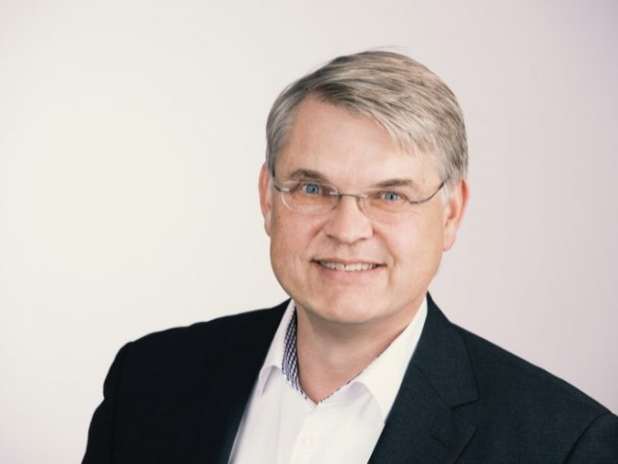 Oliver Lieven ist Mitbegründer und Geschäftsführer der provantis IT Solutions GmbH. Die provantis IT Solutions GmbH wurde im Jahr 2000 mit dem Ziel gegründet, eine webbasierte, branchenunabhängige Standardlösung für Zeiterfassung und Projekt-Controlling speziell in projektorientierten Dienstleistungsunternehmen zu entwickeln und zu vermarkten. Mit ZEP – Zeiterfassung für Projekte – wurde dieses Ziel erreicht. (c) Provantis