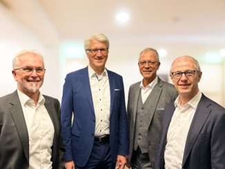 Raimund Binder (links) geht in den Ruhestand, Georg Krause, Gerhard Krennmair und Horst Bratfisch (v.l.n.r.) bilden die neue Spitze bei msg Plaut Austria. (c) msg Plaut