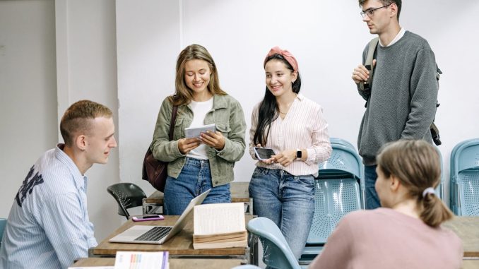 58 Prozent der Studierenden haben das Gefühl, dass sie nicht über ausreichende KI-Kenntnisse und -Fähigkeiten verfügen. (c) Pexels