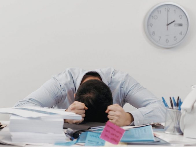 Viele Arbeitnehmer sorgen sich im Homeoffice um ihre Karriere. (c) Sharp