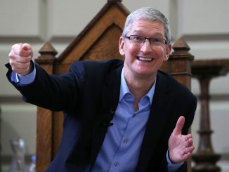 Apple-CEO Tim Cook hat gut lachen, verdient er doch 133,7 Millionen Dollar pro Jahr. Damit ist er aber nur die Nummer 2 und verdient nicht einmal halb soviel wie der bestverdienende CEO Elon Musk (Tesla). Sein Kontostand erhöht sich jährlich um 595,3 Millionen Dollar. (c) Laura Hutton / Shuuterstock